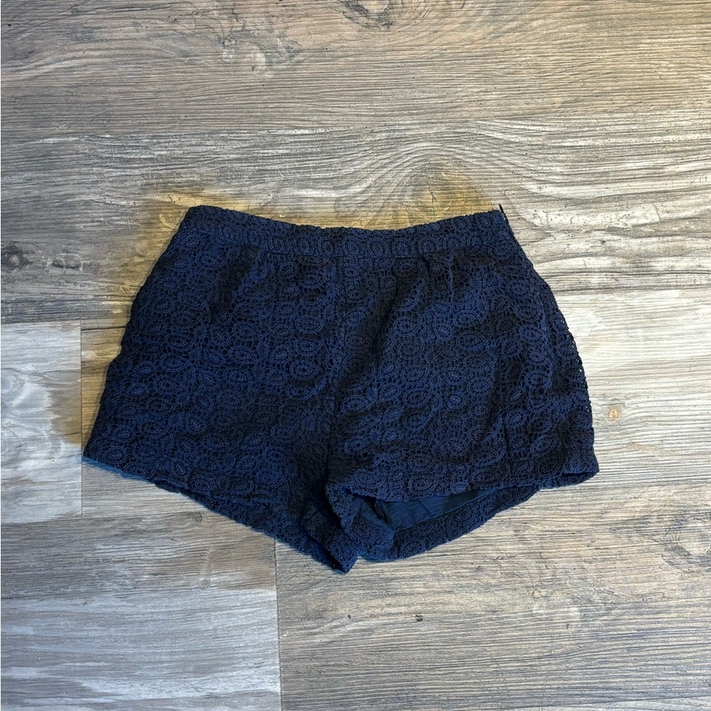 CUTE textured navy blue shorts